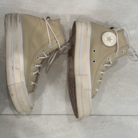 Chuck Taylor All Star Lift Sneaker in Oat Milk & Natural Ivory - Picture 3 of 6